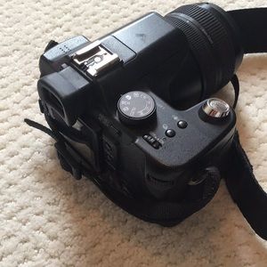 LEICA V-LUX 1 Camera